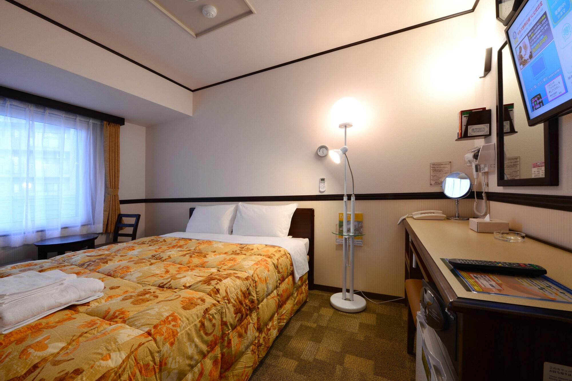 Toyoko Inn Okayama Eki Higashi Guchi Exterior foto